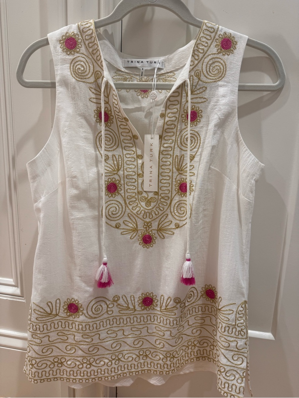 NWT -Trina Turk White Sleeveless Embroidered tank/Tunic